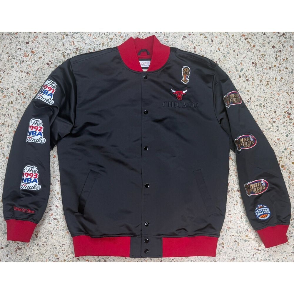 Mitchell & Ness NBA Chicago Bulls NBA Finals Satin Jacket Size Large